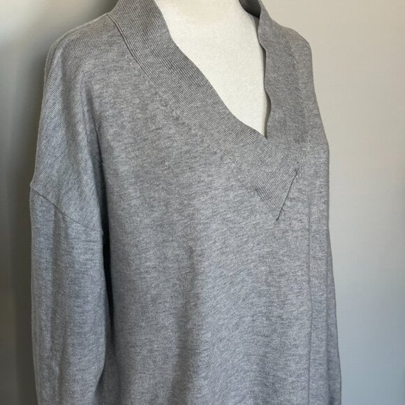 Gap Gray Knit V Neck Sweater Merino Blend Cozy Minimalist L - Picture 6 of 6